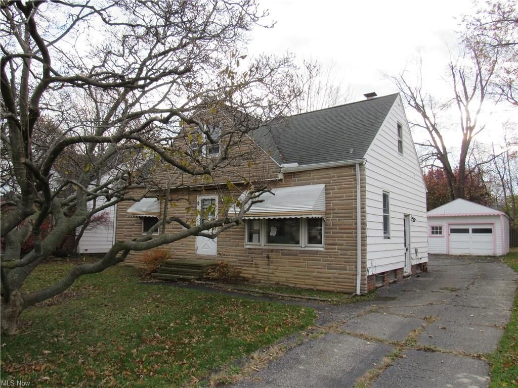 Property Photo:  28520 Lake Shore Boulevard  OH 44095 