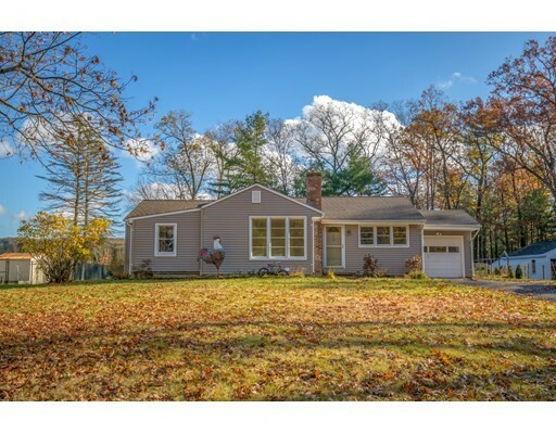 Property Photo:  552 County Rd  MA 01040 