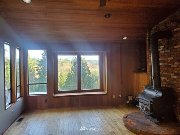 Property Photo:  4807 147th Avenue NE  WA 98258 