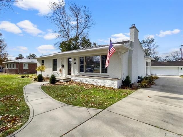 276 S Williamsbury Road  Bloomfield Twp MI 48301 photo