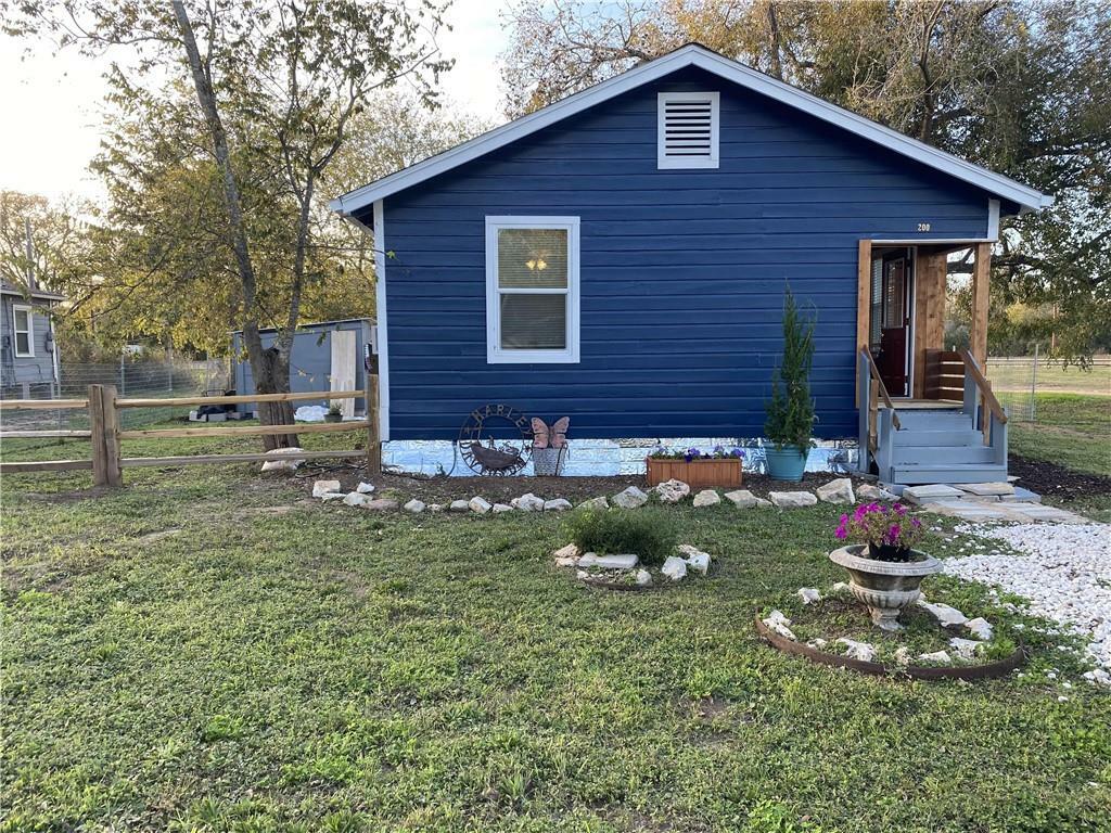 Property Photo: 200 Prima Street TX 78957