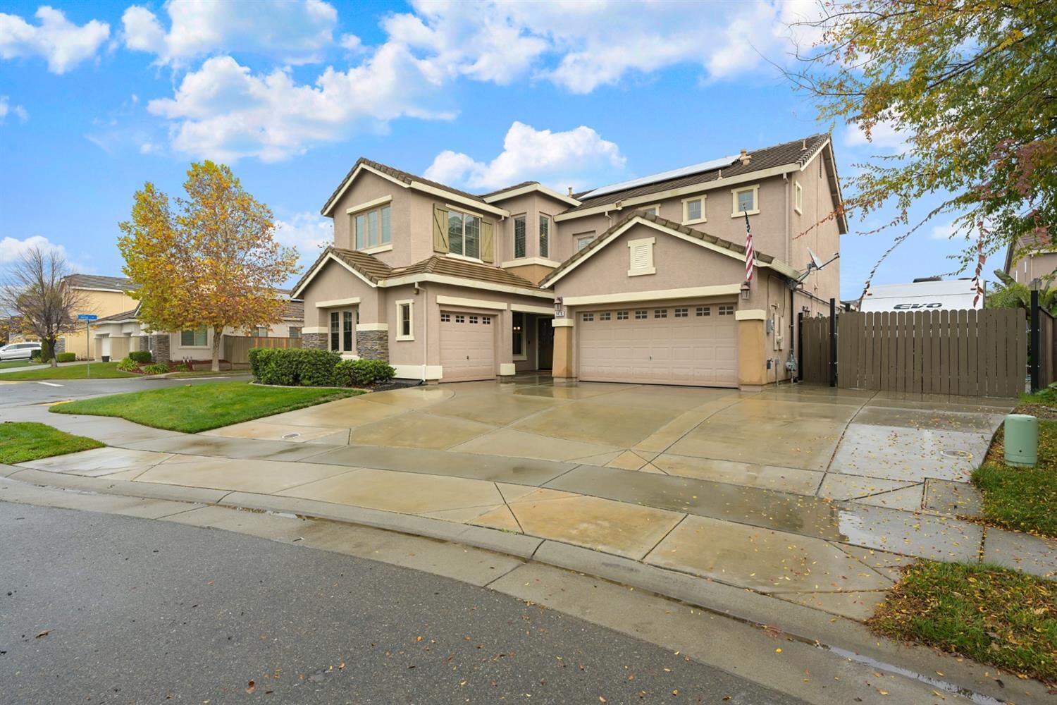 Property Photo:  1478 La Guardia Circle  CA 95648 