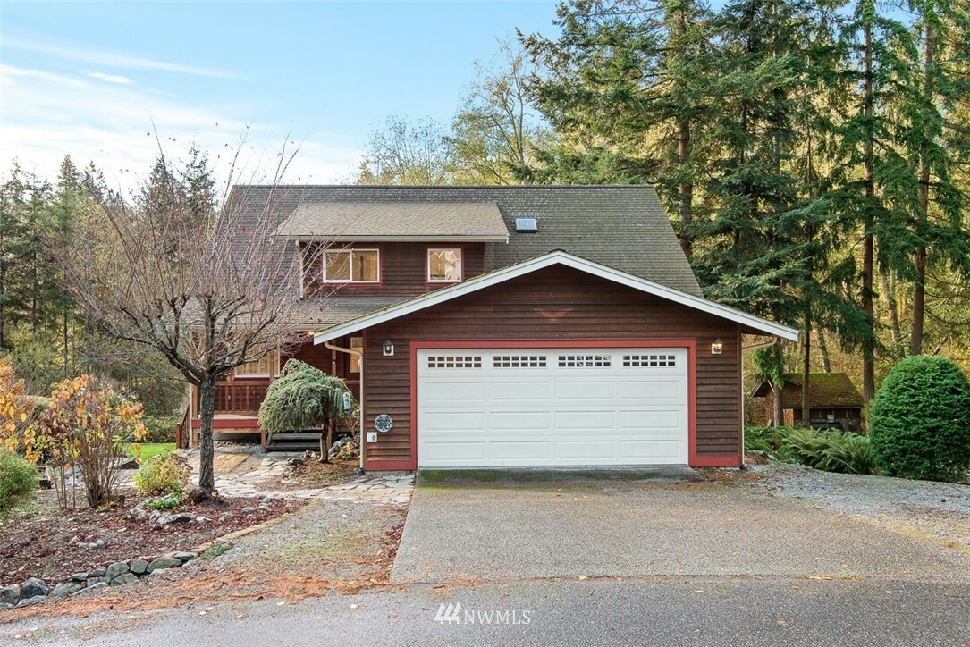 Property Photo:  121 Valdes Court  WA 98282 