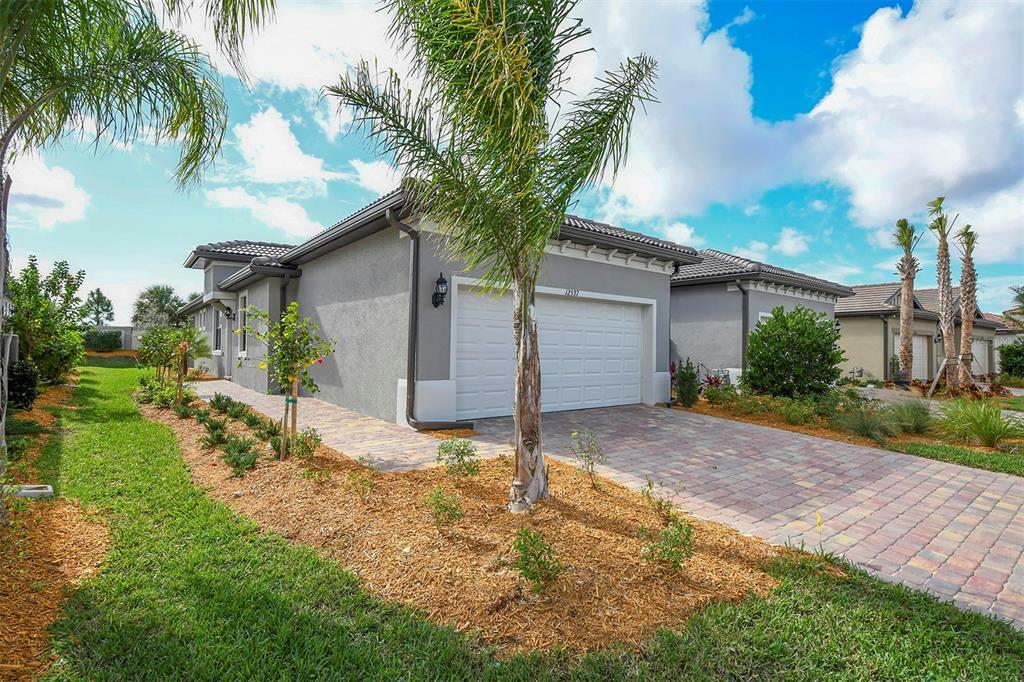 Property Photo:  12537 Marsh Pointe Road  FL 34238 