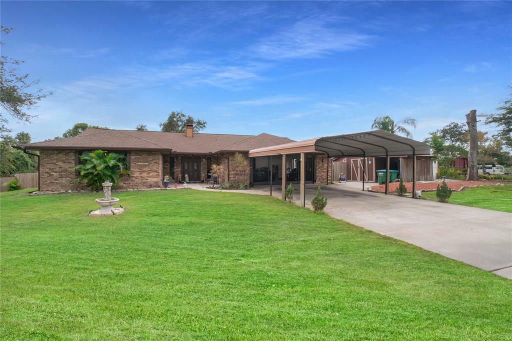 Property Photo: 731 Tulip Court FL 32725
