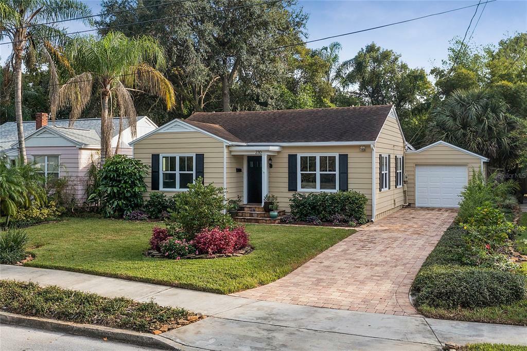 Property Photo:  230 E Esther Street  FL 32806 