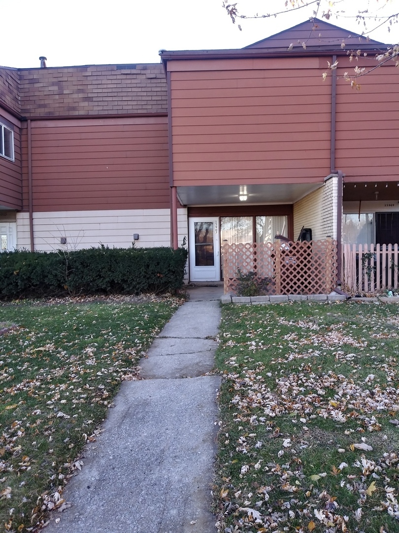 15907 Debra Drive  Oak Forest IL 60452 photo