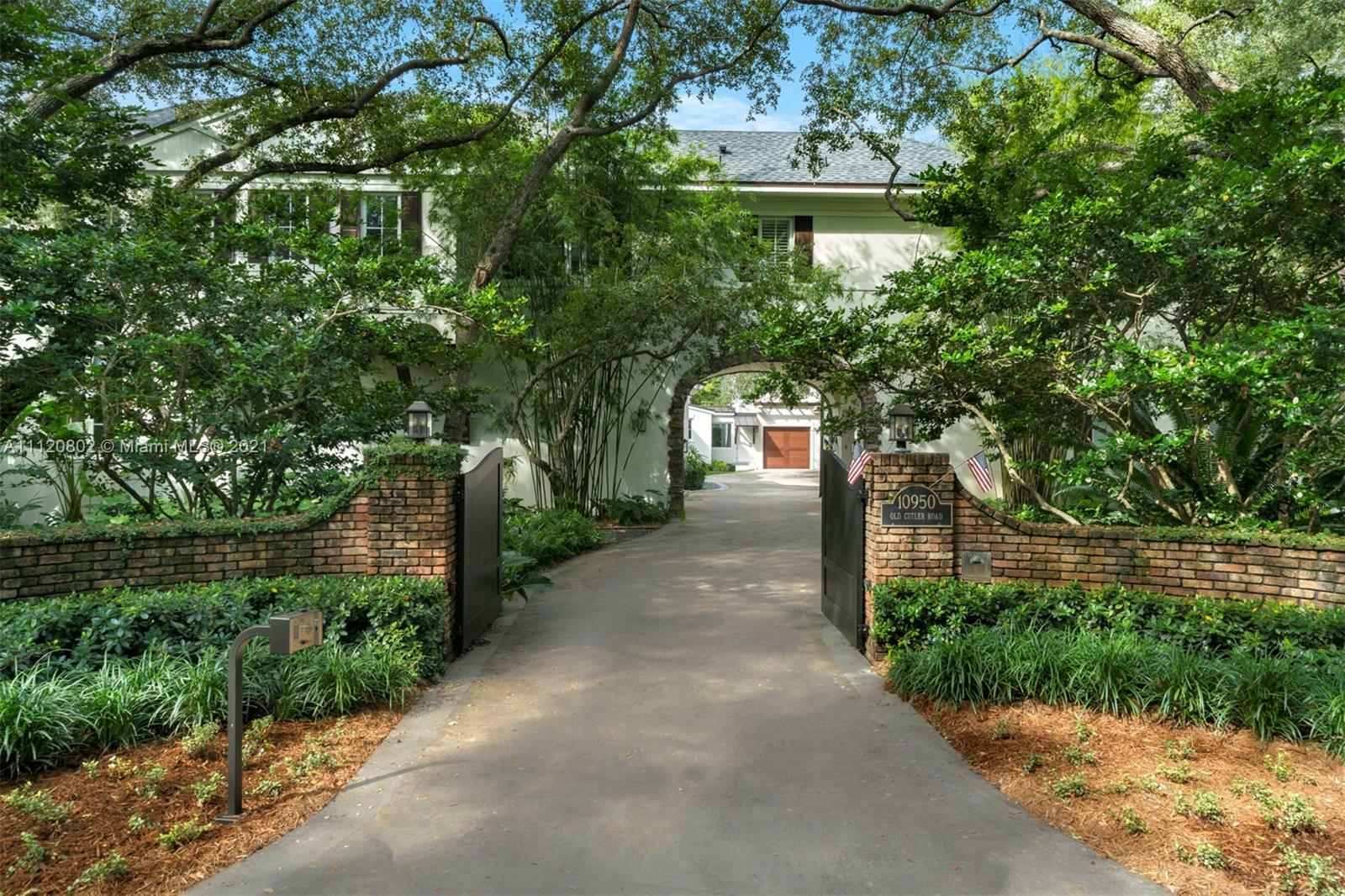 Property Photo: 10950 Old Cutler Rd FL 33156