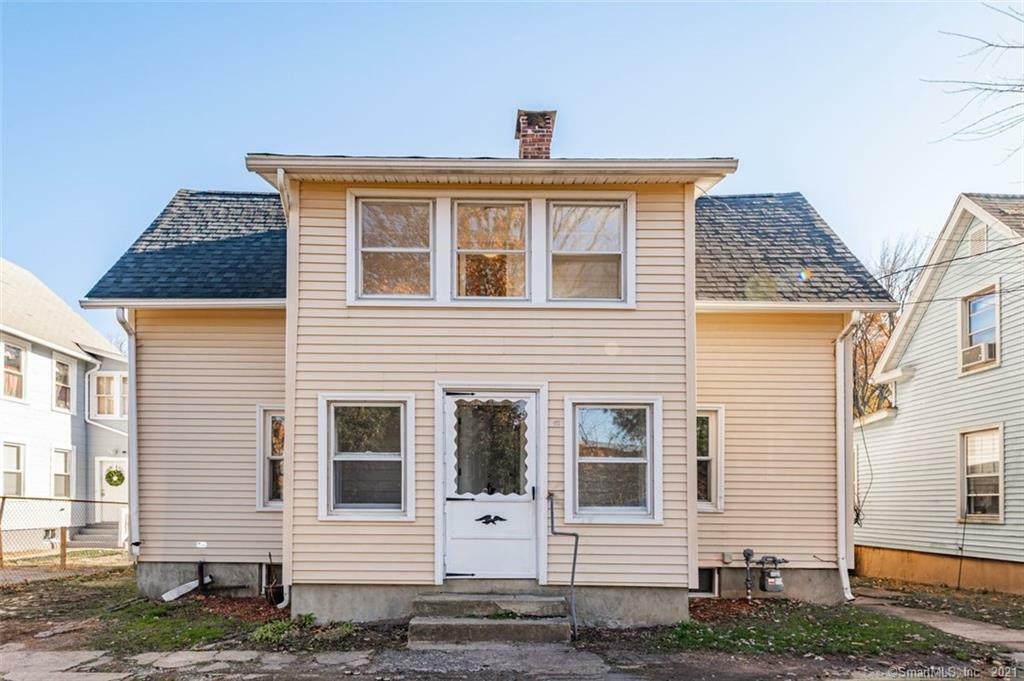 Property Photo:  16 Locust Street  CT 06450 