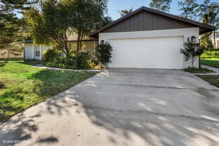 Property Photo:  5518 Shasta Drive  FL 32810 