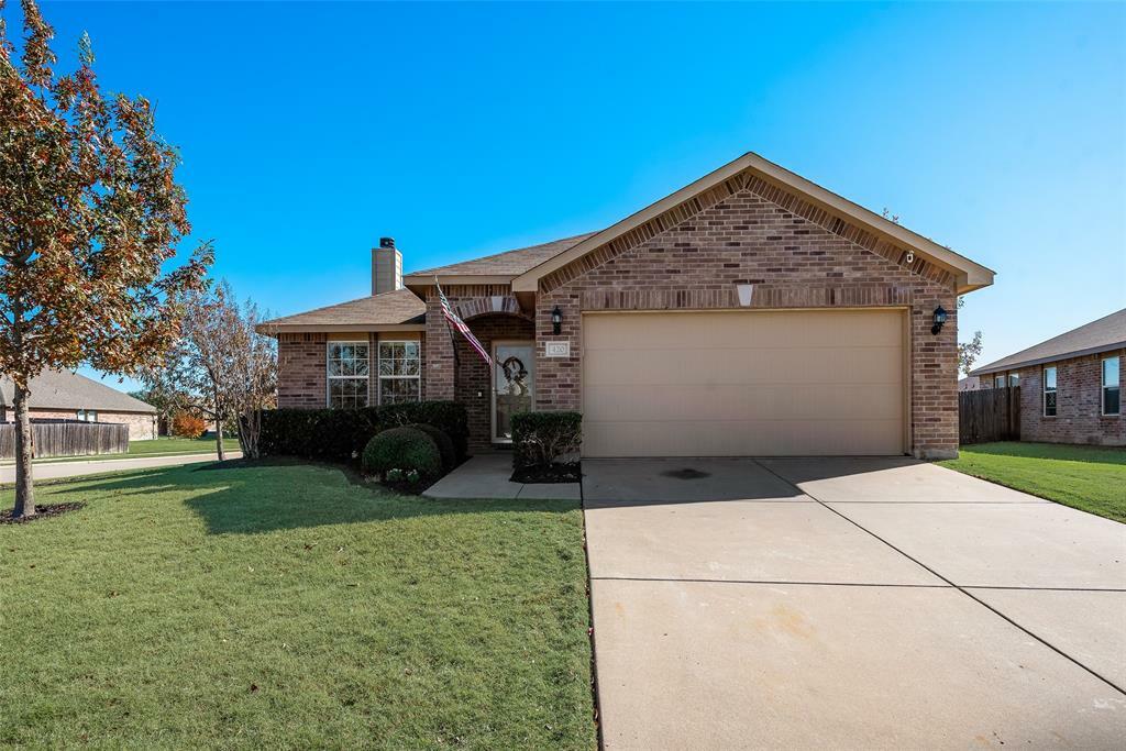 Property Photo:  420 Silver Leaf Drive  TX 75087 