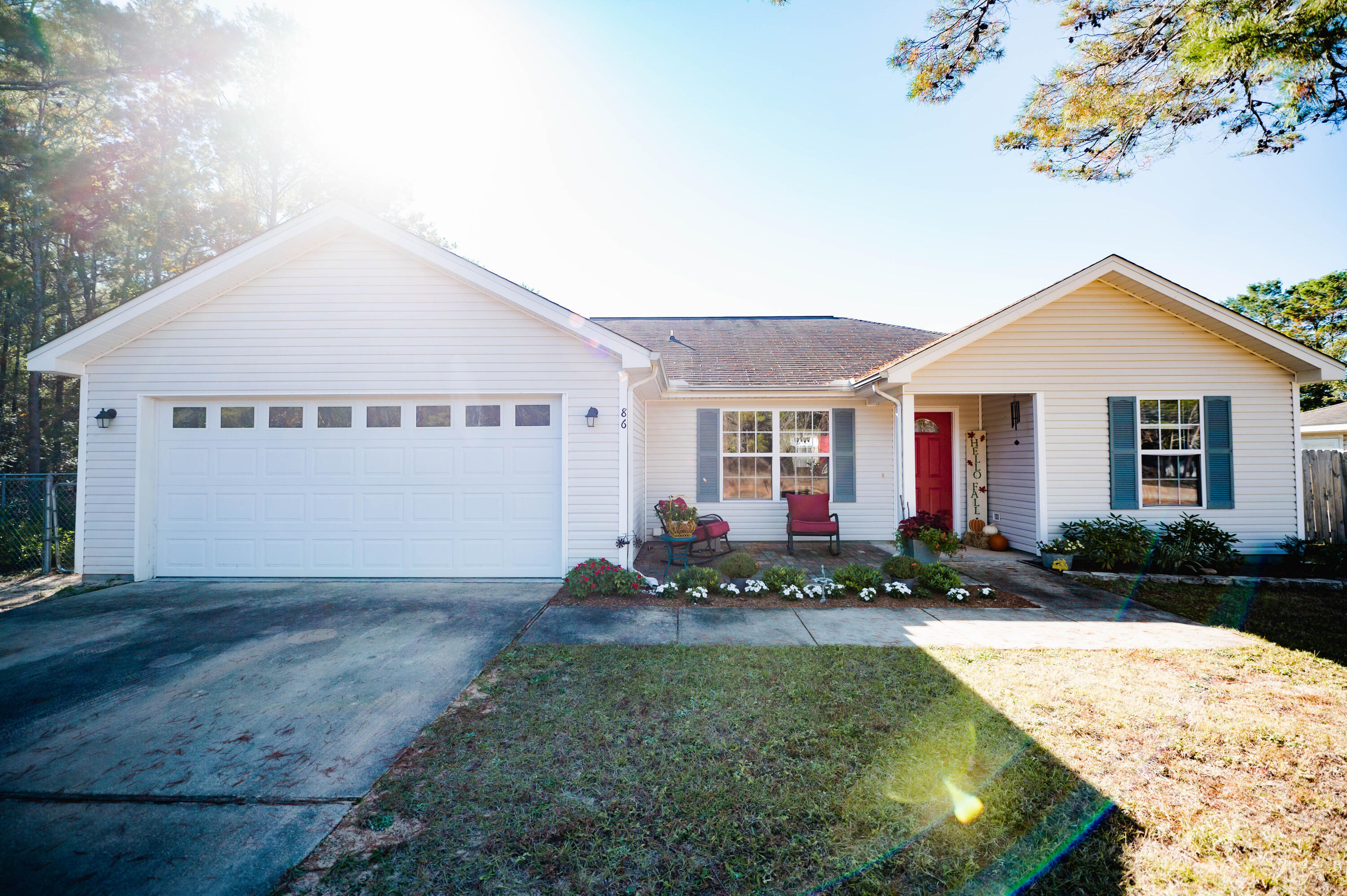 Property Photo:  86 E Laurel Lane  FL 32433 