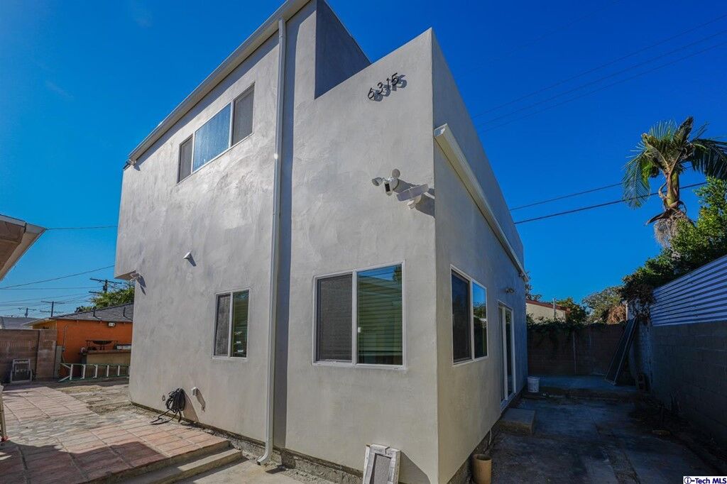 Property Photo: 6315 Beeman CA 91606