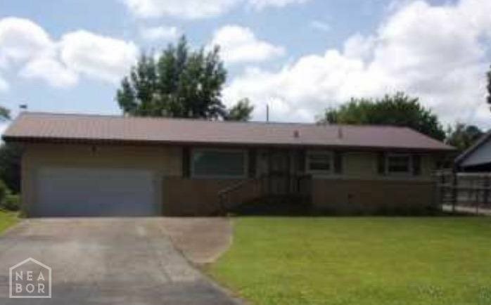 Property Photo:  213 Mark Street  AR 72405 