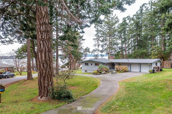 843 Park Avenue  Oak Harbor WA 98277 photo
