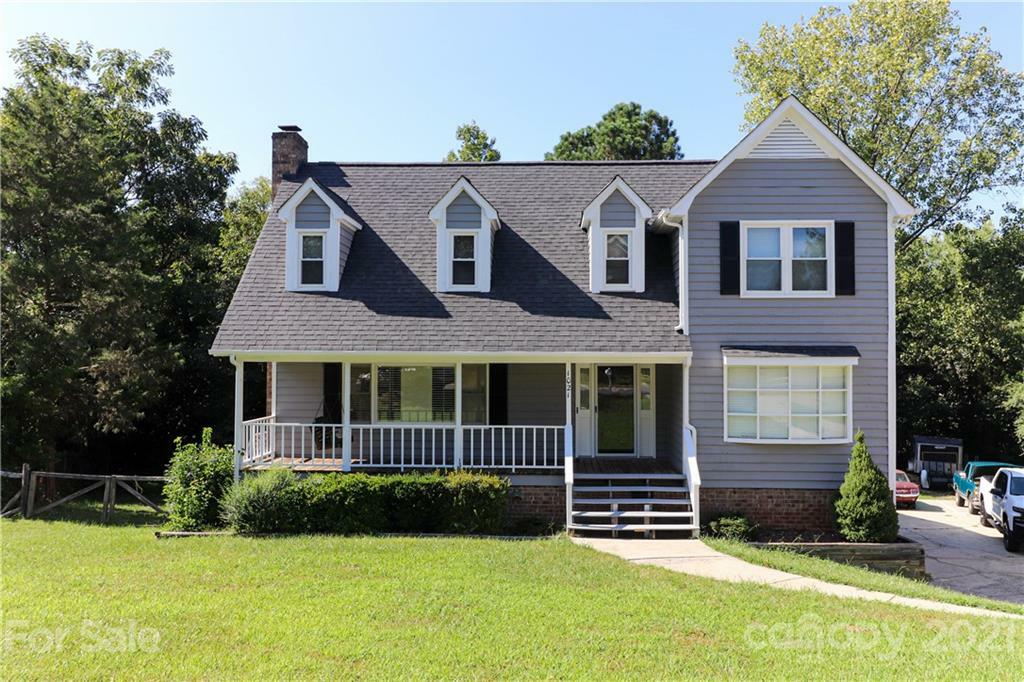 Property Photo:  1021 Owen Boulevard  NC 28213 