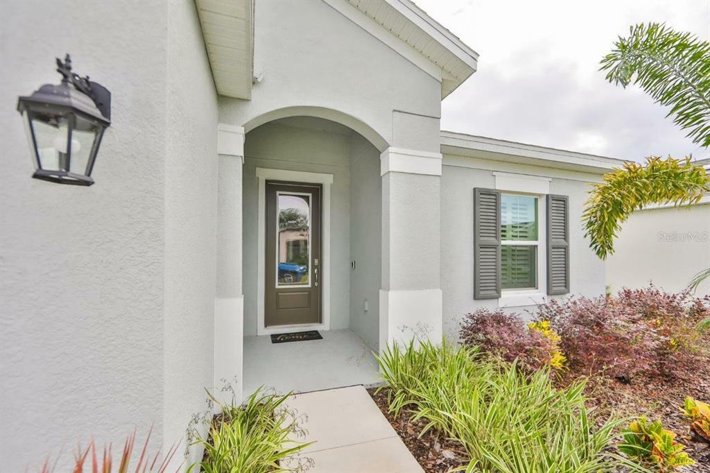 Property Photo:  5825 Silver Sun Drive  FL 33572 