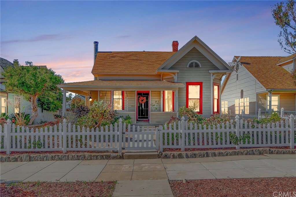 Property Photo:  637 N 2nd Avenue  CA 91786 