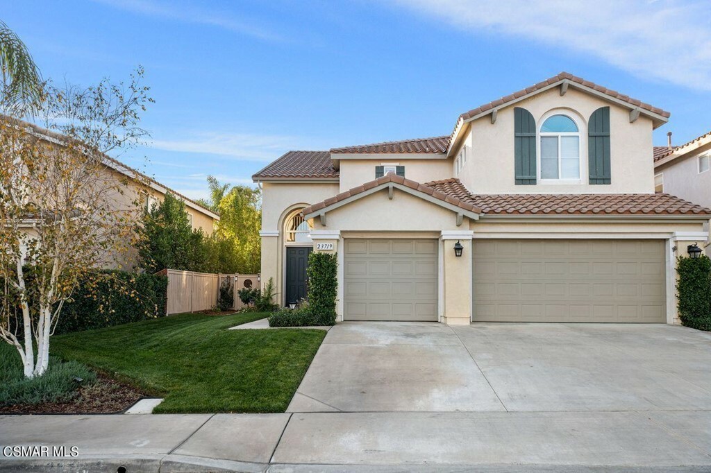 Property Photo:  23719 Red Oak Court  CA 91321 