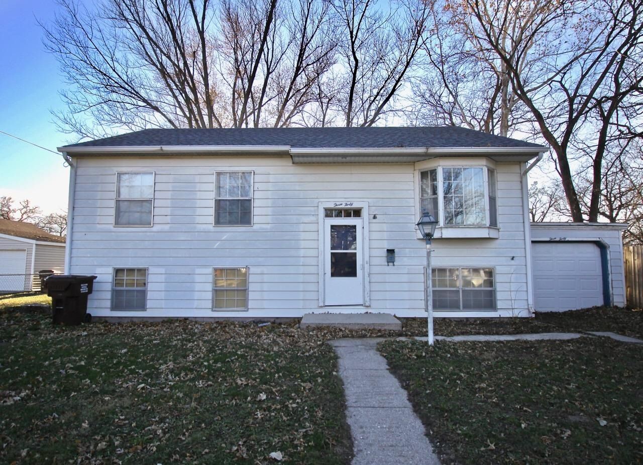 Property Photo:  340 Springfield Avenue  IL 61080 
