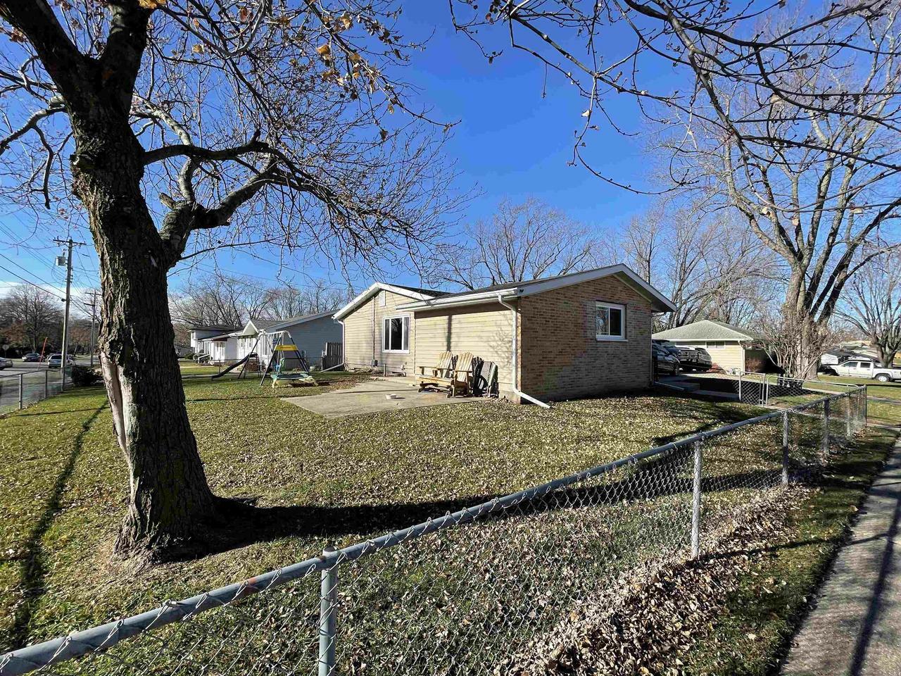 Property Photo:  904 William St  WI 53511 