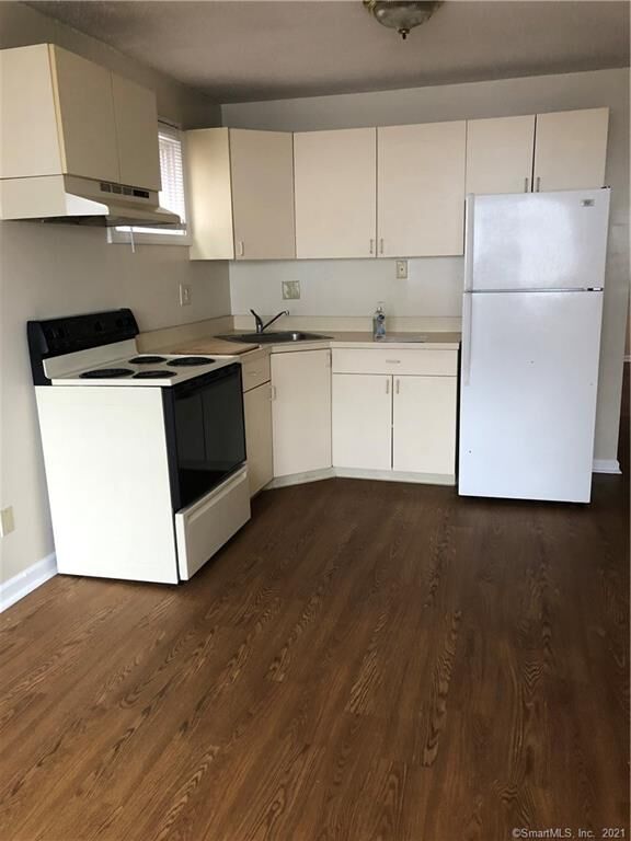 Property Photo:  