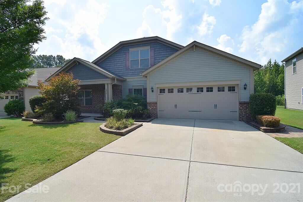 Property Photo: 1617 Yellow Daisy Drive NC 28104