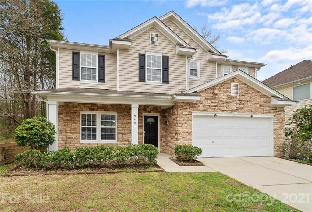 Property Photo: 9401 Gentle Stream Lane NC 28214