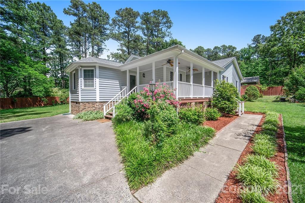 405 Country Club Drive  Matthews NC 28104 photo