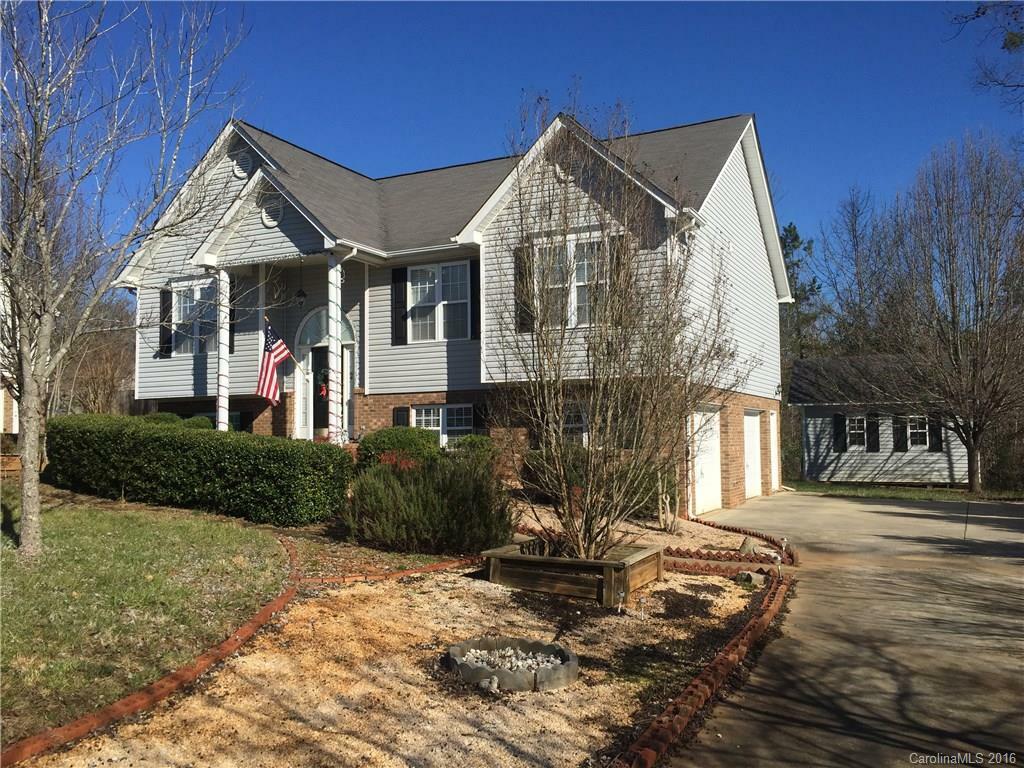 Property Photo: 204 Autumn Woods Boulevard NC 28120