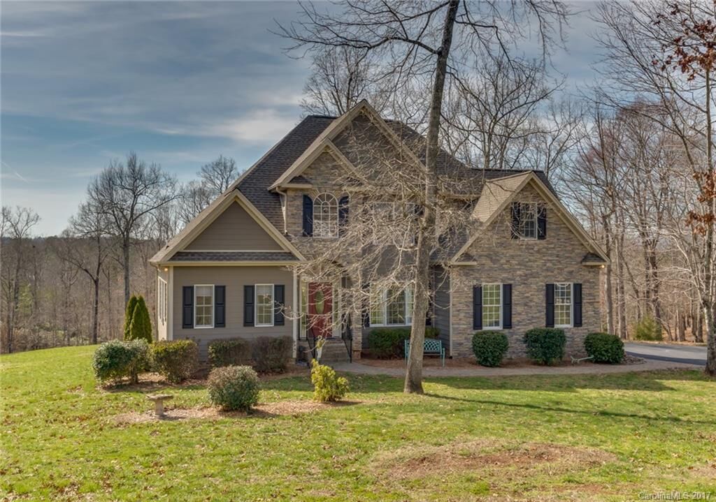 Property Photo: 299 White Oak Lane NC 28782