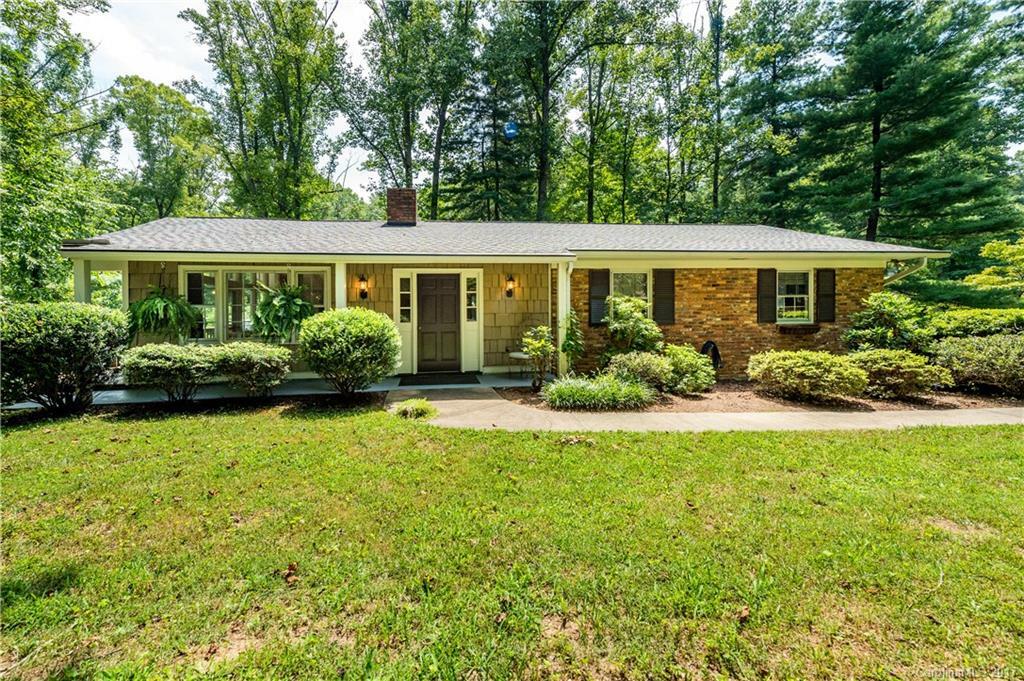 Property Photo:  935 Toxaway Drive  NC 28791 