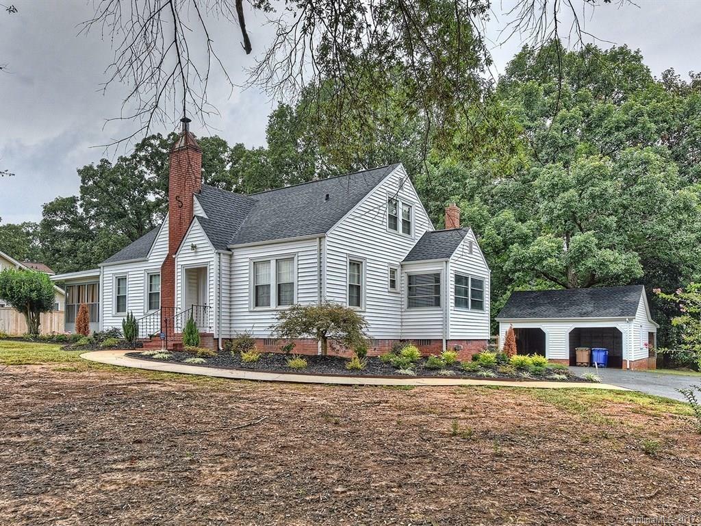 Property Photo:  406 W Phifer Street  NC 28103 