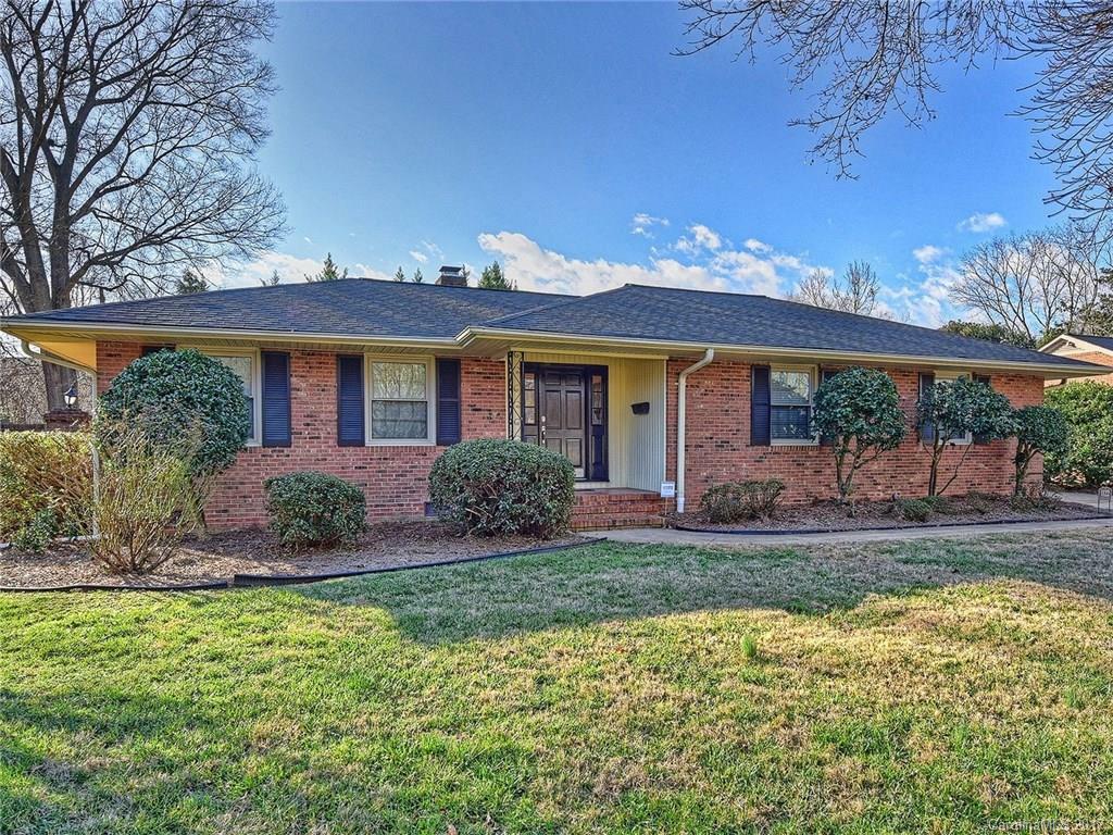 Property Photo: 1122 Cheddington Drive NC 28211