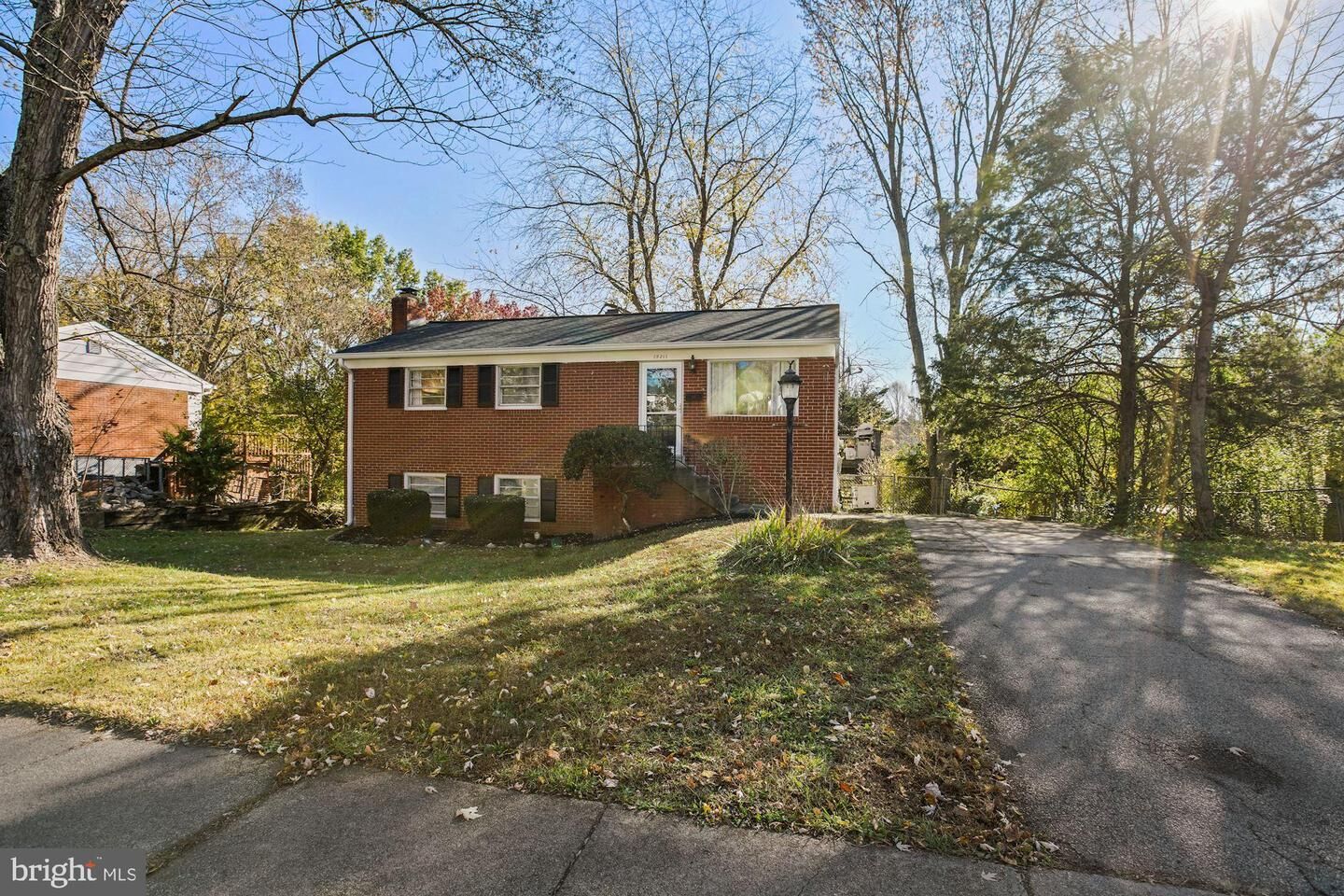 Property Photo:  15211 Crescent Street  VA 22193 