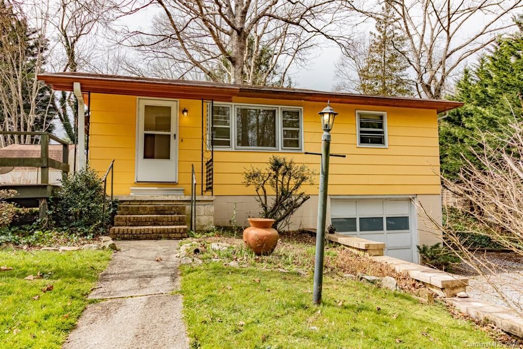 Property Photo: 709 Blythe Street NC 28791