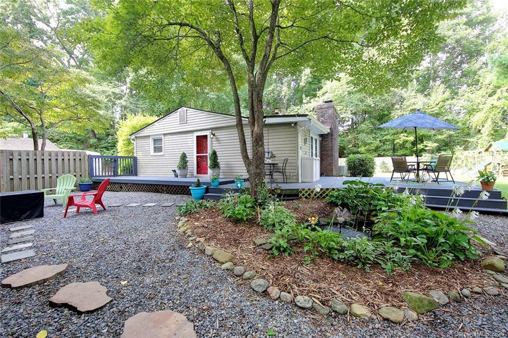 Property Photo:  7 McDonald Road  NC 28704 