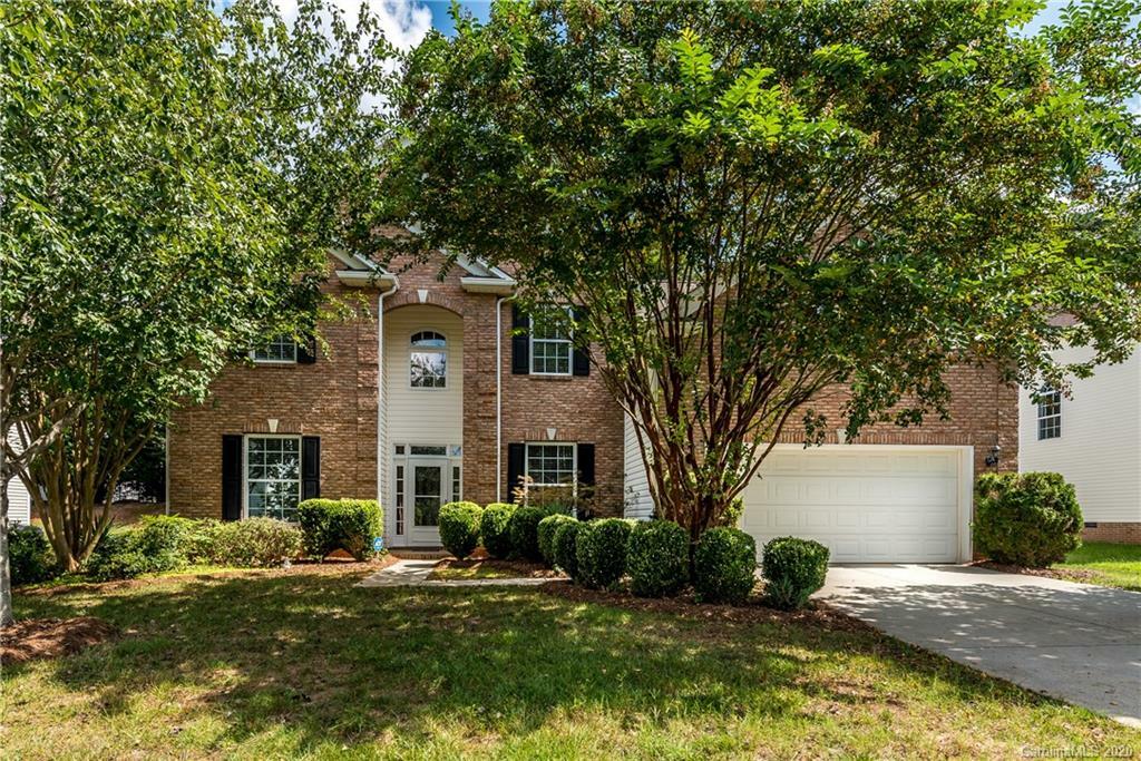 Property Photo: 15001 Bridle Trace Lane NC 28134