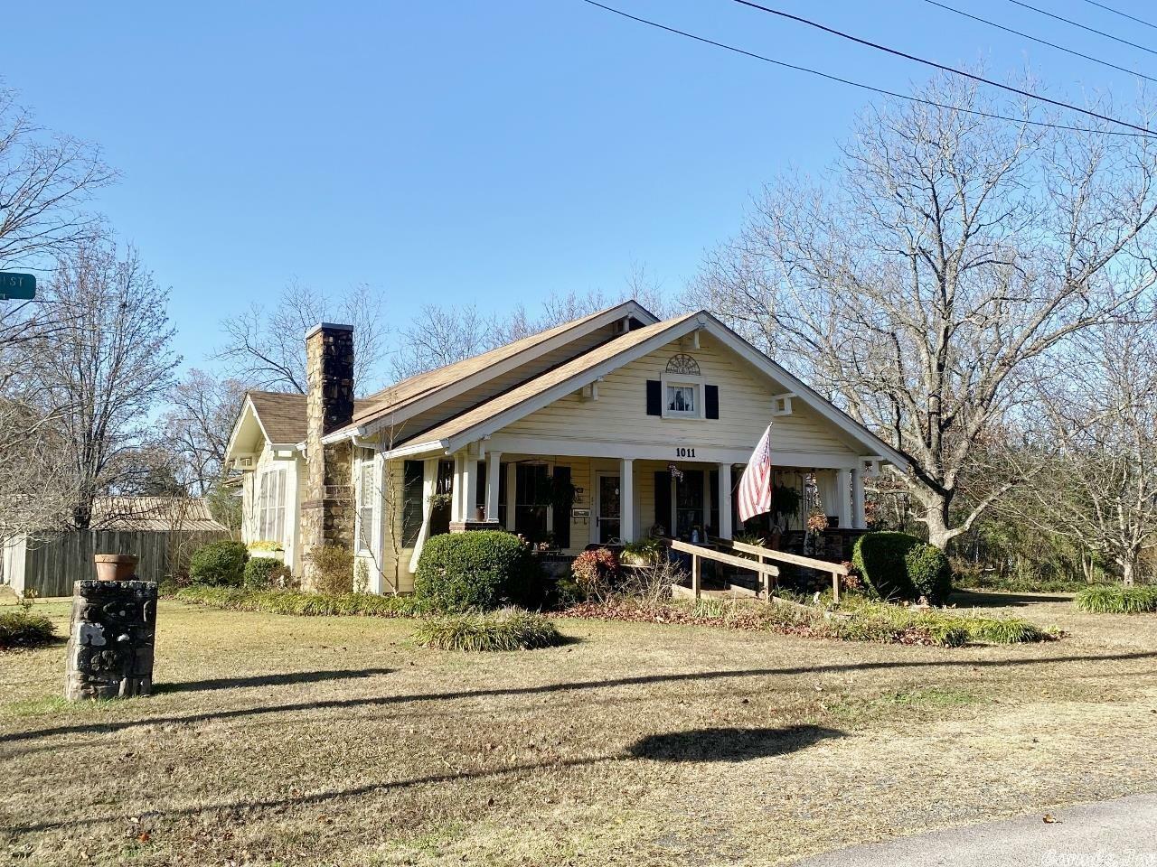 Property Photo:  1011 S Eighth Street  AR 71953 