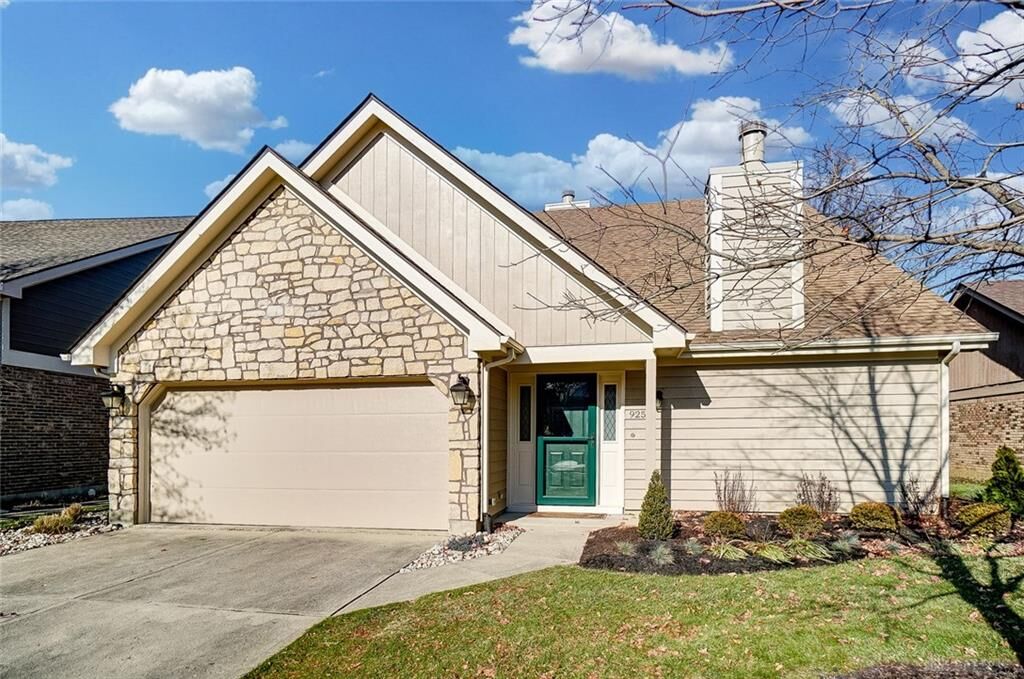 Property Photo: 925 Deer Run Road OH 45459