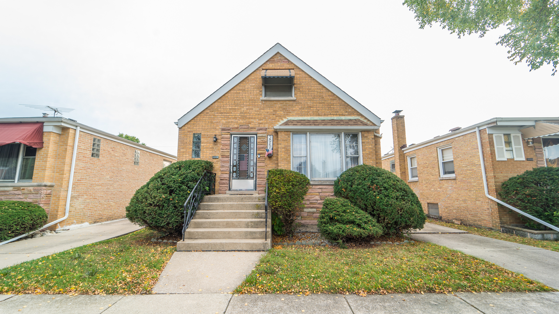 Property Photo:  2951 N Nora Avenue  IL 60634 