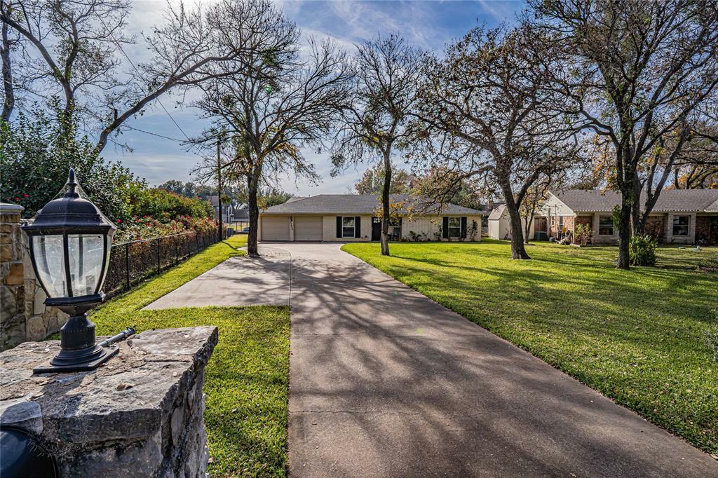 Property Photo:  4116 Apache Trail Court  TX 76048 