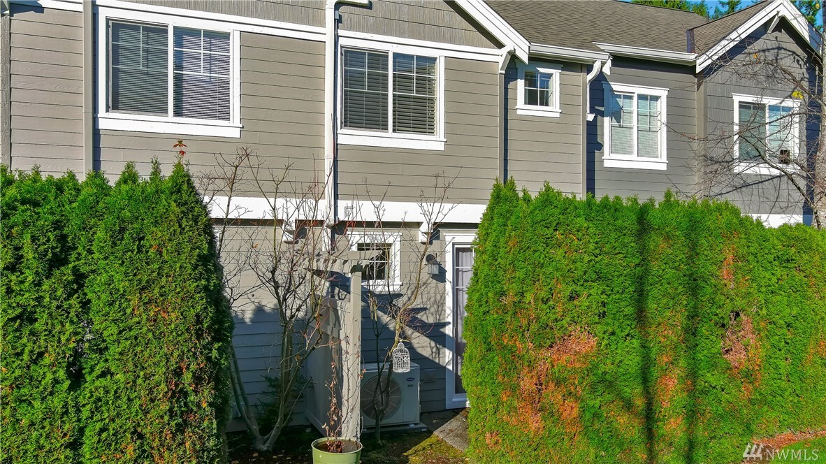 Property Photo:  4122 248th Ct SE 82  WA 98029 