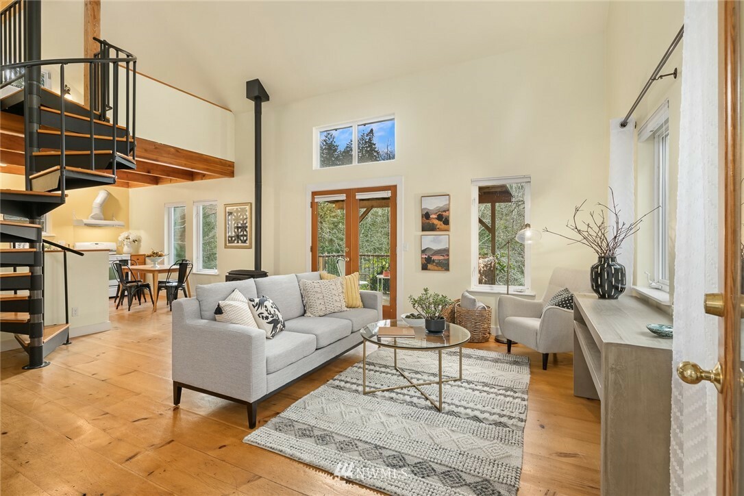 Property Photo: 9881 NE Nelson Hill Lane WA 98110