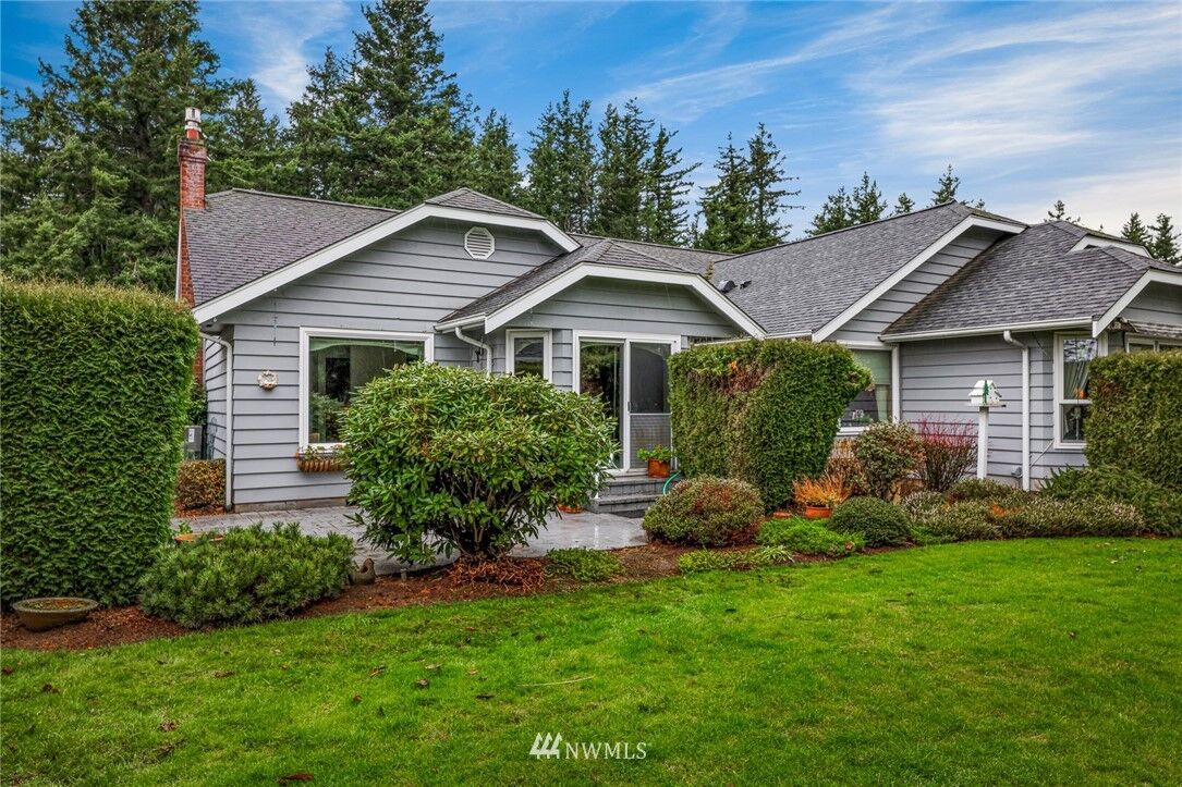 Property Photo:  6818 Golf View Drive B  WA 98264 