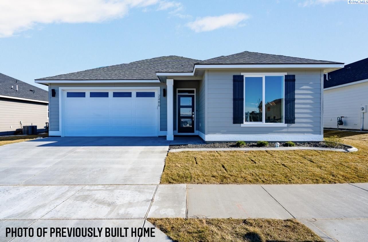 Property Photo: 4706 Village View St WA 99352