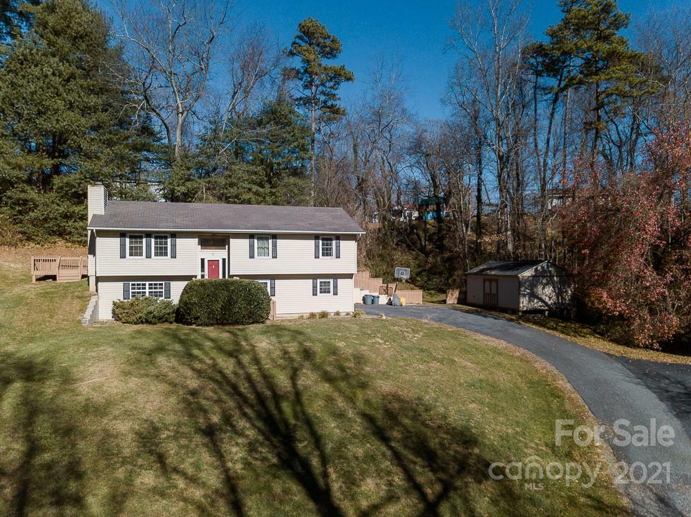 Property Photo:  19 Wild Cherry Lane  NC 28804 