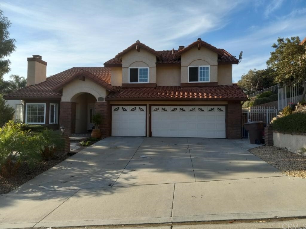 Property Photo:  5545 Avenida Del Tren  CA 92887 