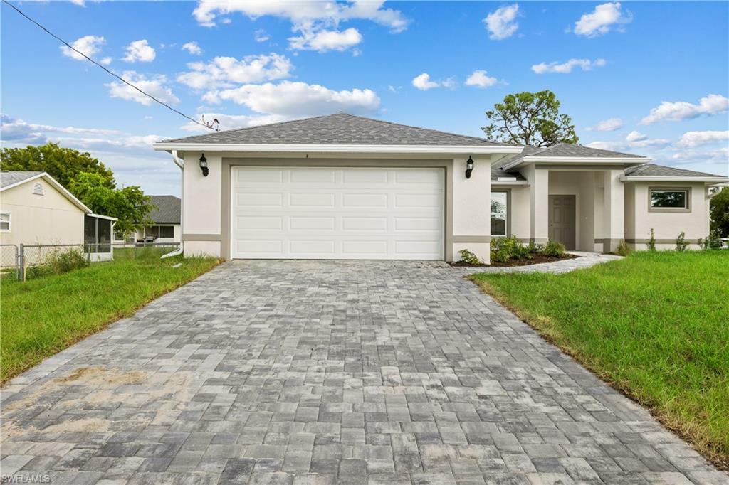 Property Photo: 406 SW 31st Avenue FL 33991
