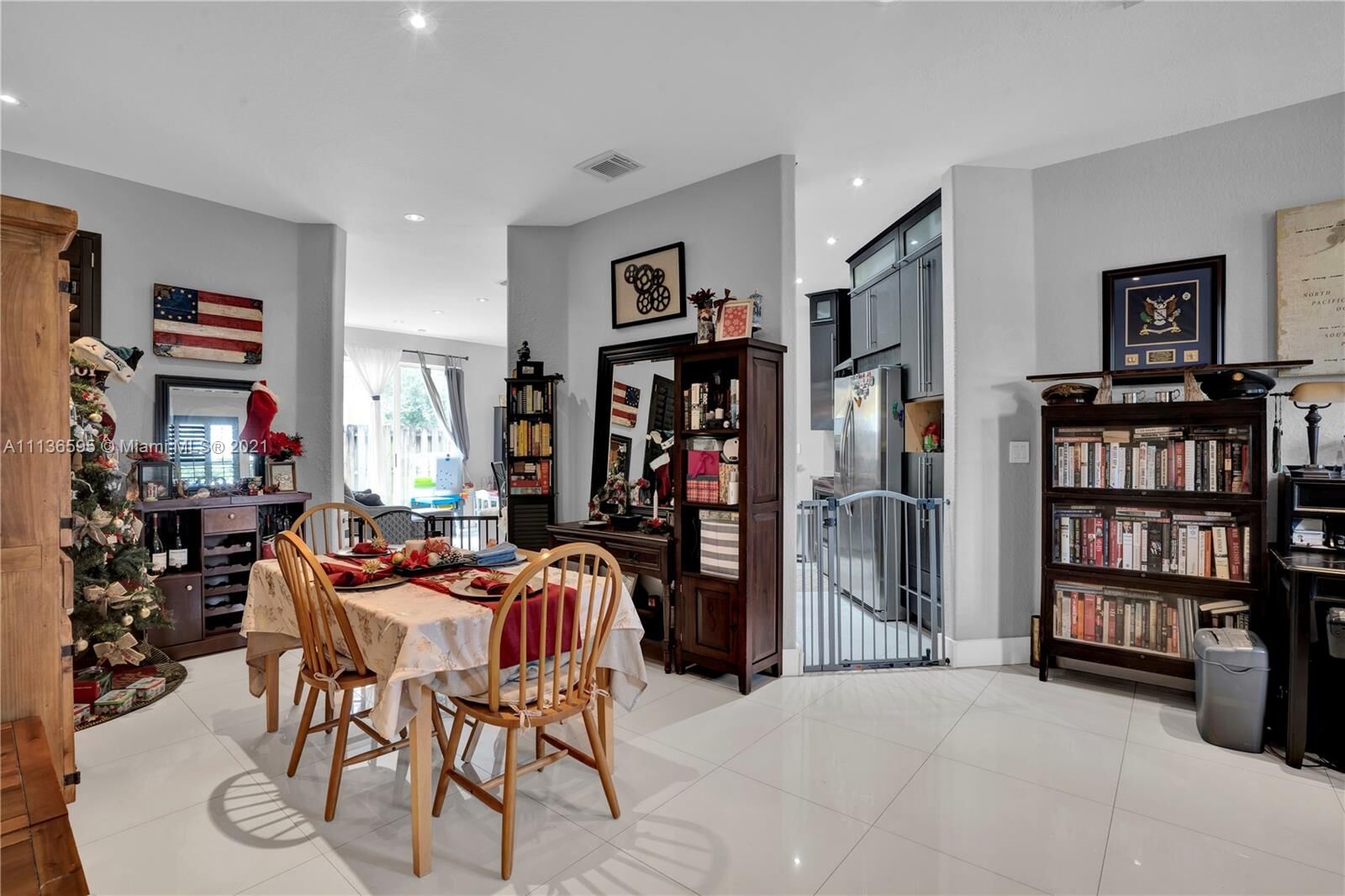 Property Photo: 11380 SW 137 Court FL 33186